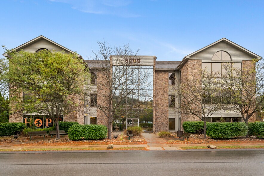 Primary Photo Of 5000 Stonewood Dr, Wexford Medical For Lease