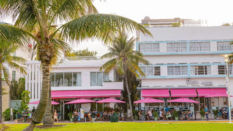 More Photos Of 1412 Ocean Dr, Miami Beach Restaurant For Lease