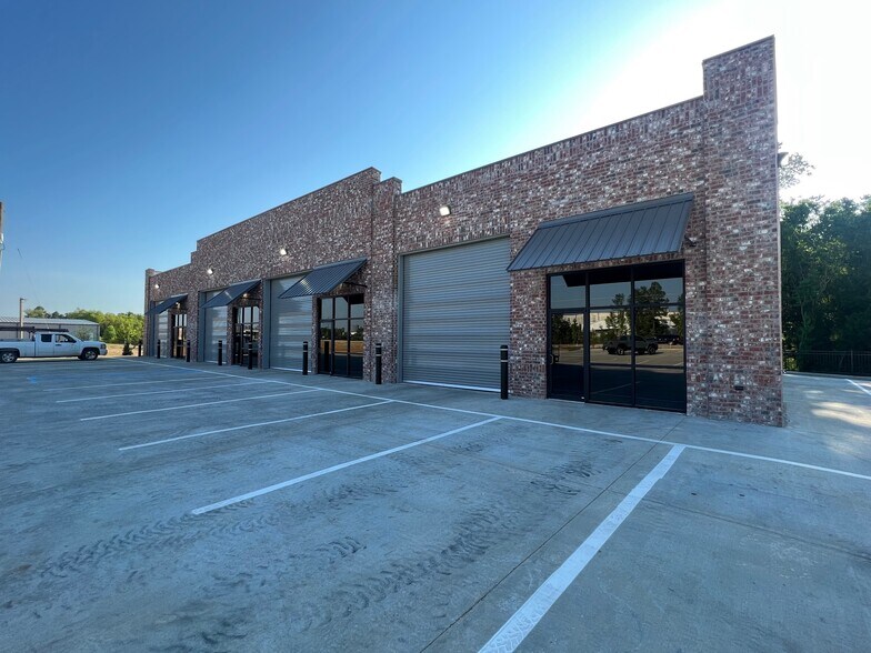 Primary Photo Of 124 Kimball Dr, Madison Showroom For Lease