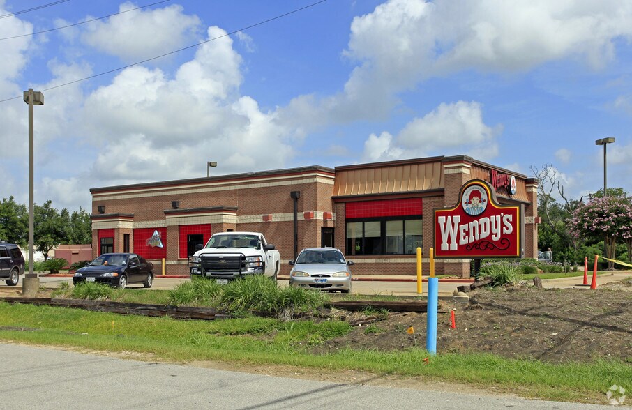 Primary Photo Of 1722 N Main St, Pearland Fast Food For Sale
