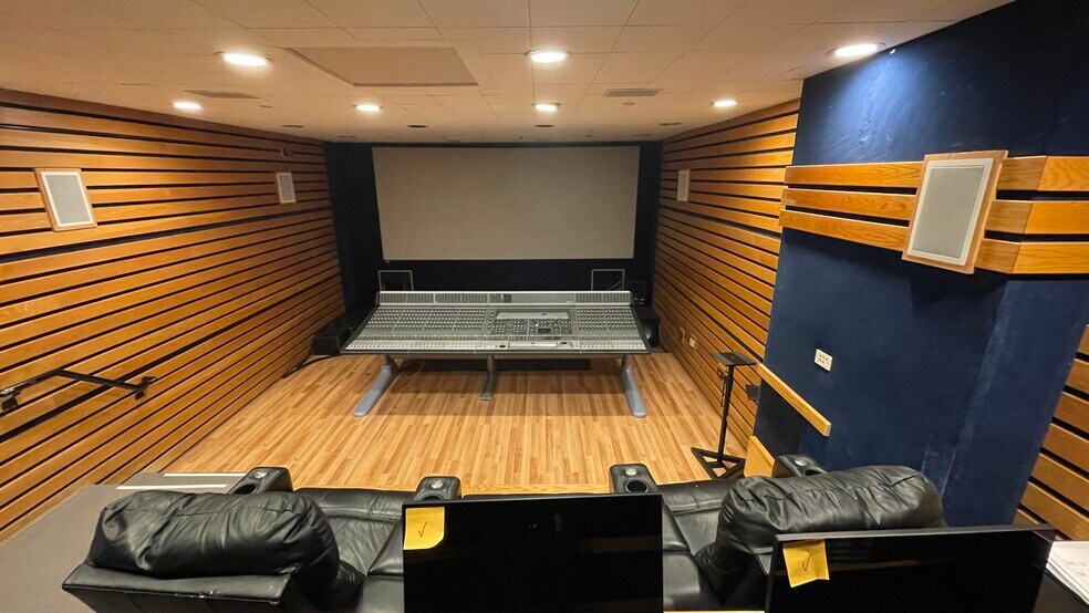 More Photos Of 640 S San Vicente Blvd, Los Angeles Medical For Lease