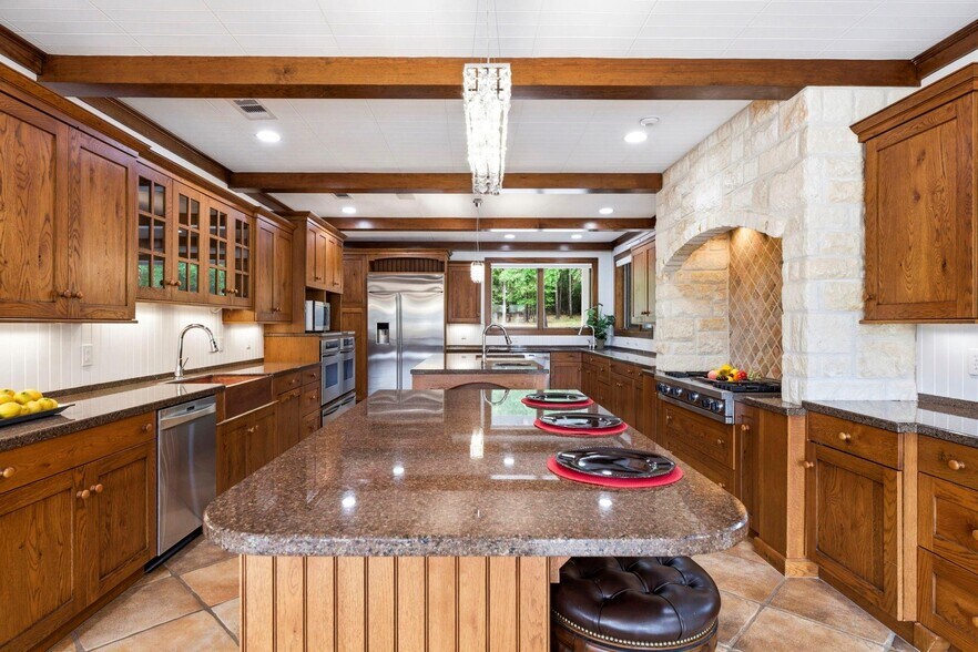 More Photos Of 43 Pool Rd, Richards Specialty For Sale