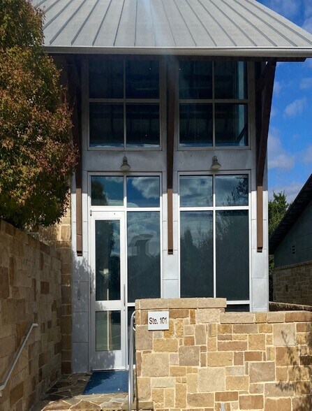 More Photos Of 16118 Via Shavano, San Antonio Loft Creative Space For Lease