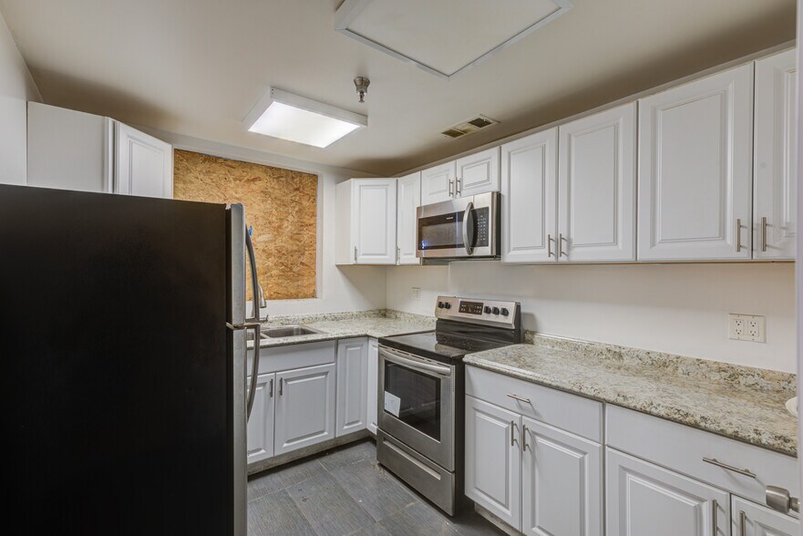 More Photos Of 4985 Whittier Blvd, Los Angeles Storefront Retail Office For Sale