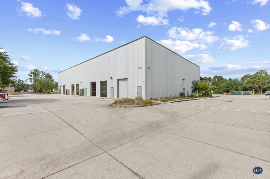 More Photos Of 3120 Skyway Cir, Melbourne Warehouse For Lease