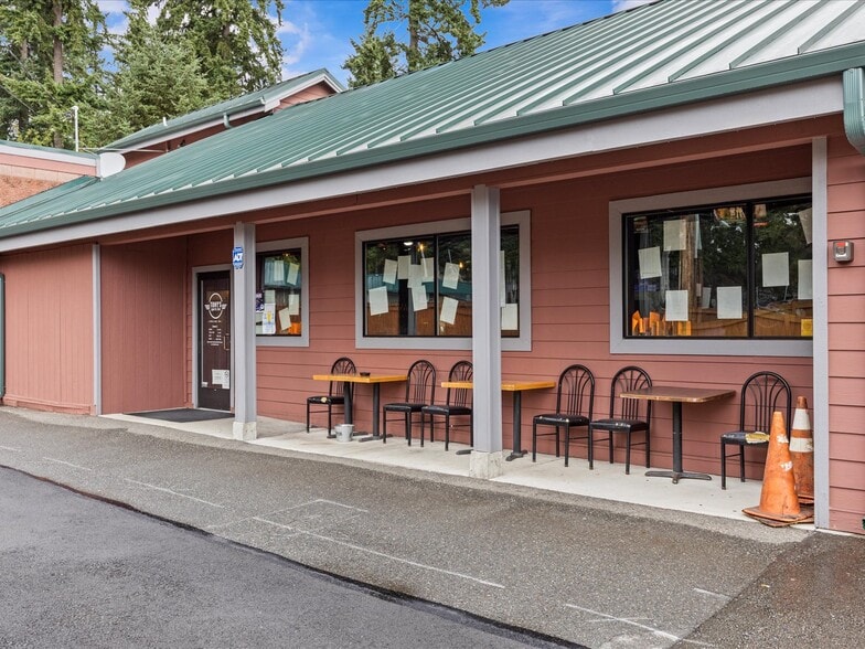 More Photos Of 14417 124th Ave NE, Kirkland Bar For Sale