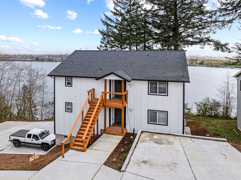 More Photos Of 572 Columbia St, Cathlamet Apartments For Sale