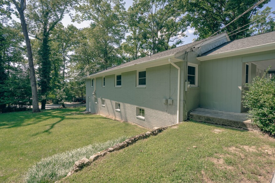 More Photos Of 3042 Brambleton Ave, Roanoke Office Residential For Sale