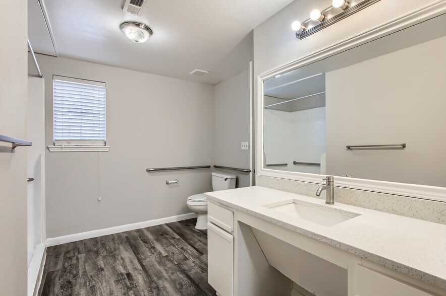 More Photos Of 12380 Wood Bayou Dr, Houston Apartments For Sale