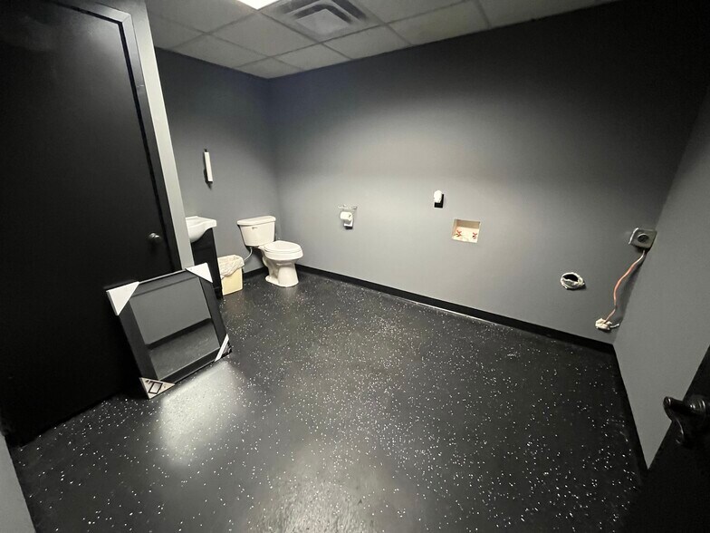 More Photos Of 4223 James St, East Syracuse Warehouse For Sale