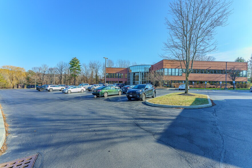 More Photos Of 10 Maxwell Dr, Clifton Park Medical For Lease
