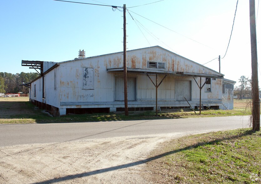 More Photos Of 221 S Mullins St, Mullins Warehouse For Lease