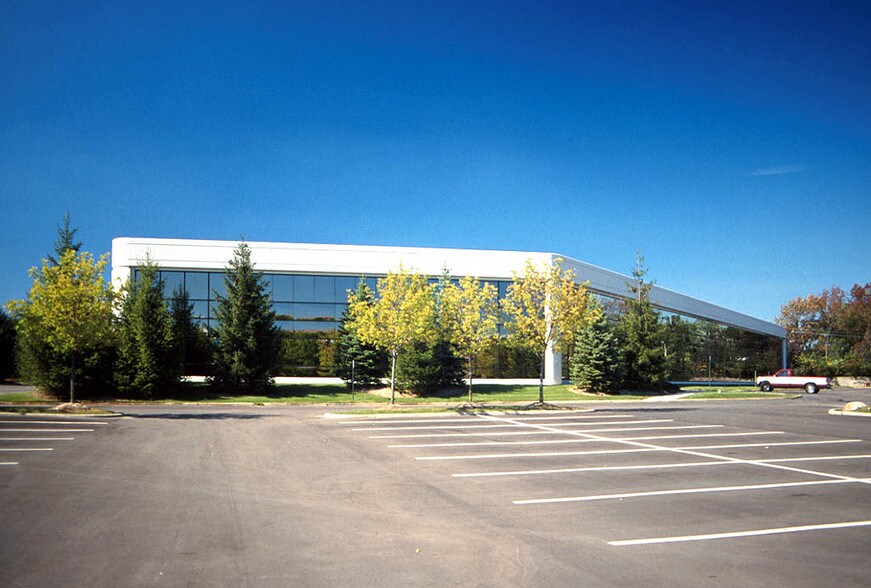 More Photos Of 31700 Middlebelt Rd, Farmington Hills Office For Lease