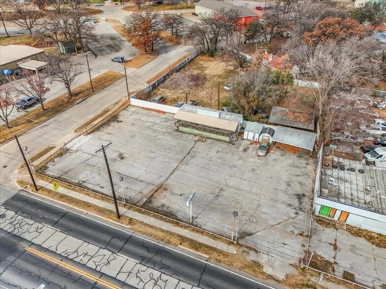 More Photos Of 3509 E Belknap St, Fort Worth Auto Dealership For Sale