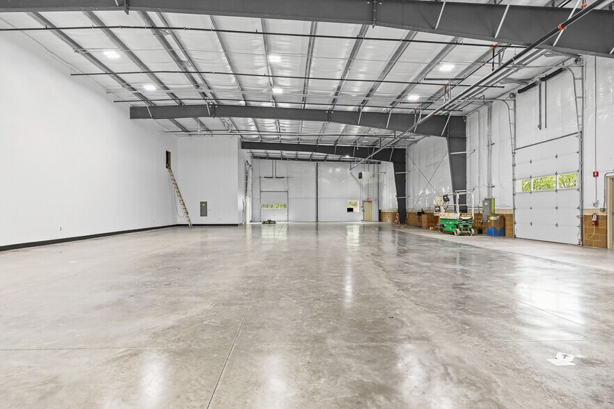 More Photos Of 2844 Westway Drive, Brunswick Warehouse For Lease
