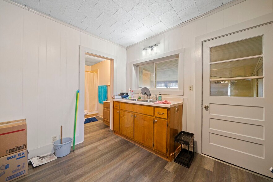 More Photos Of 208 N Walnut St, Stillman Valley General Retail For Sale