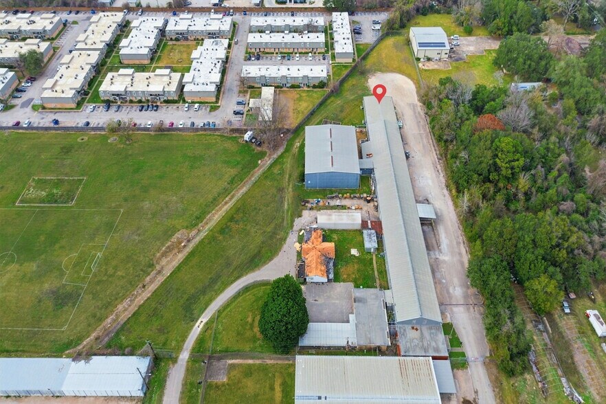 More Photos Of 13025 Fadeway ln, Houston Industrial For Lease