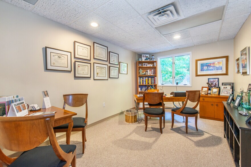 More Photos Of 184 Pompton Ave, Verona Medical For Lease