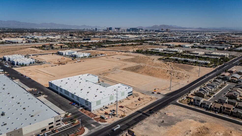 More Photos Of 7610 W Warm Springs Rd, Las Vegas Distribution For Lease