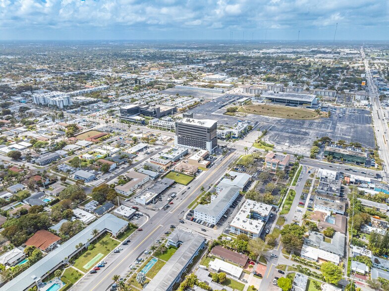 More Photos Of 800 N Federal Hwy, Hallandale Beach Office For Sale