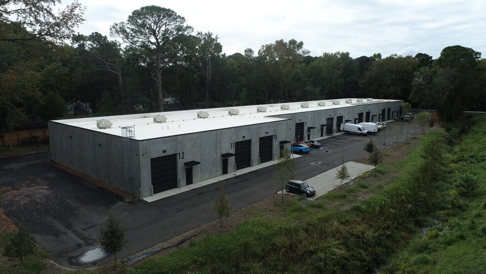 More Photos Of 6548 Ward Ave, Charleston Light Distribution For Lease