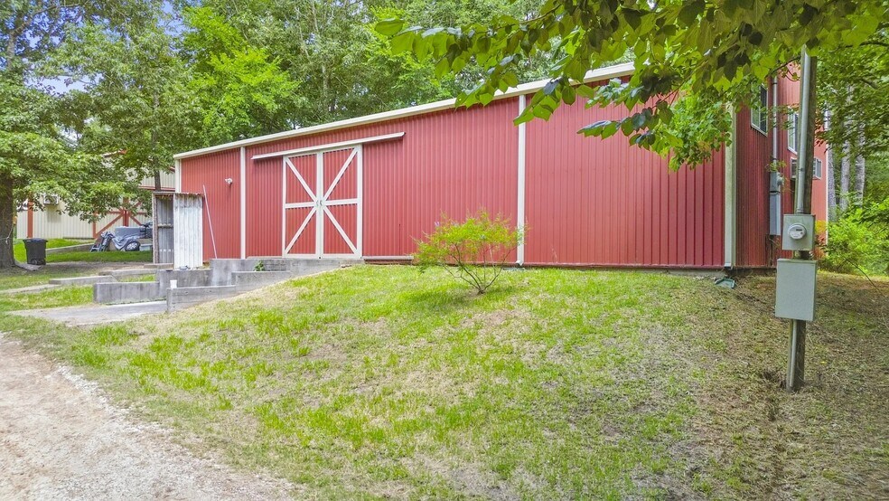 More Photos Of 2620 Interstate 45 S, New Waverly Warehouse For Sale