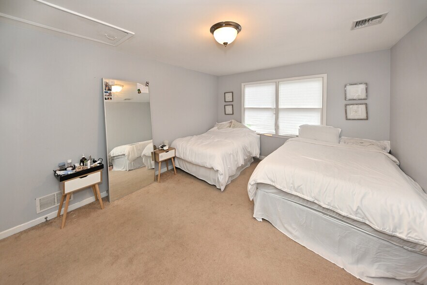 More Photos Of 253 Madison Ave, Wyckoff Storefront Retail Residential For Sale