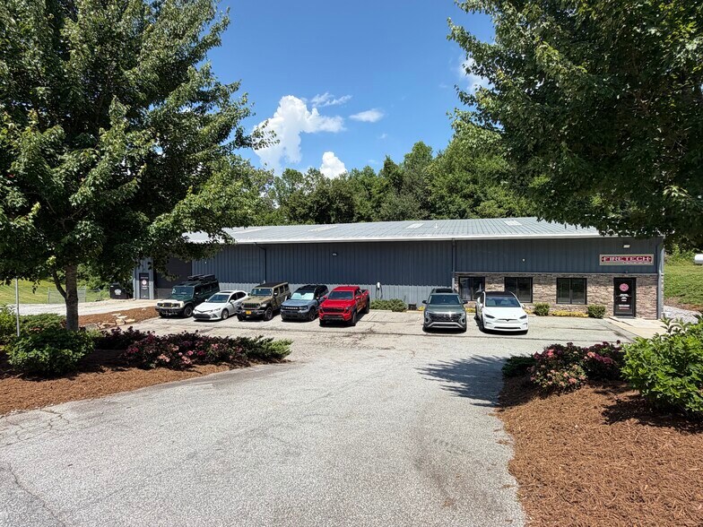 Primary Photo Of 149 Twin Springs Rd, Hendersonville Warehouse For Lease