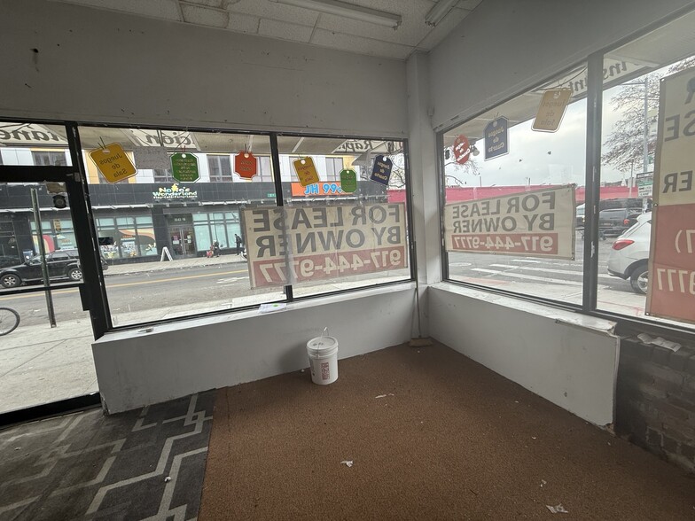 More Photos Of 9508 37th Ave, Jackson Heights General Retail For Lease