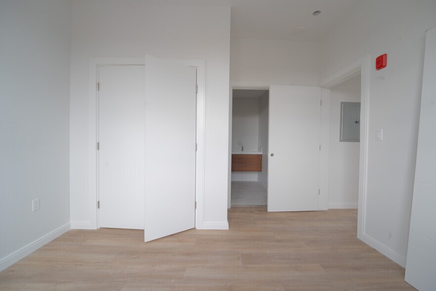 More Photos Of 13 Warwick St, Somerville Apartments For Sale