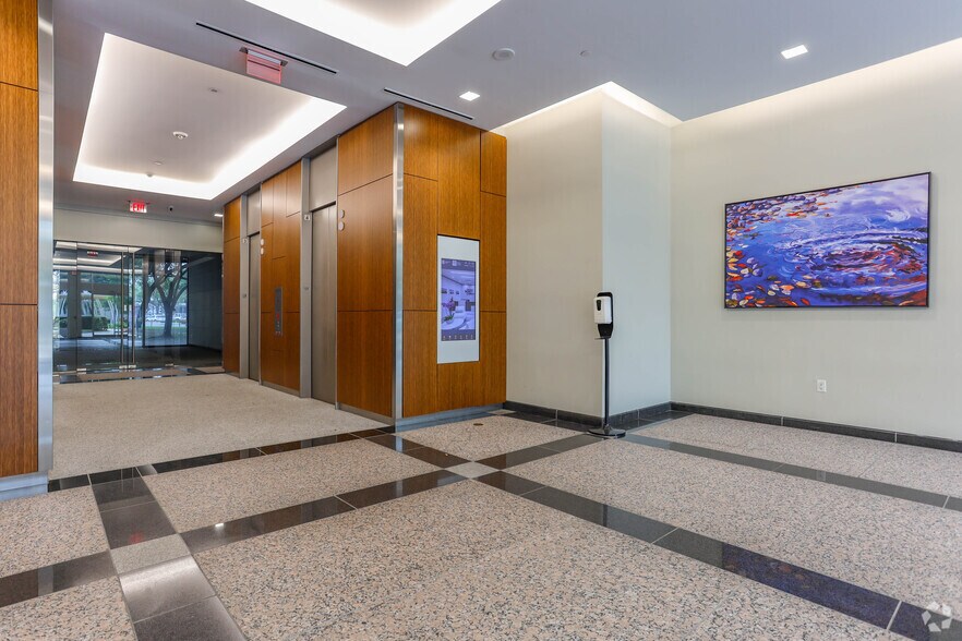 More Photos Of 5251 Westheimer Rd, Houston Unknown For Lease