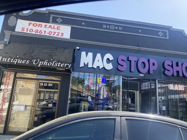Primary Photo Of 2025 Macarthur Blvd, Oakland Office For Sale