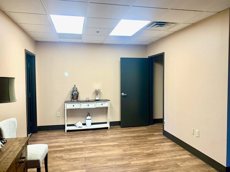 More Photos Of 1800 Peachtree St NW, Atlanta Loft Creative Space For Lease