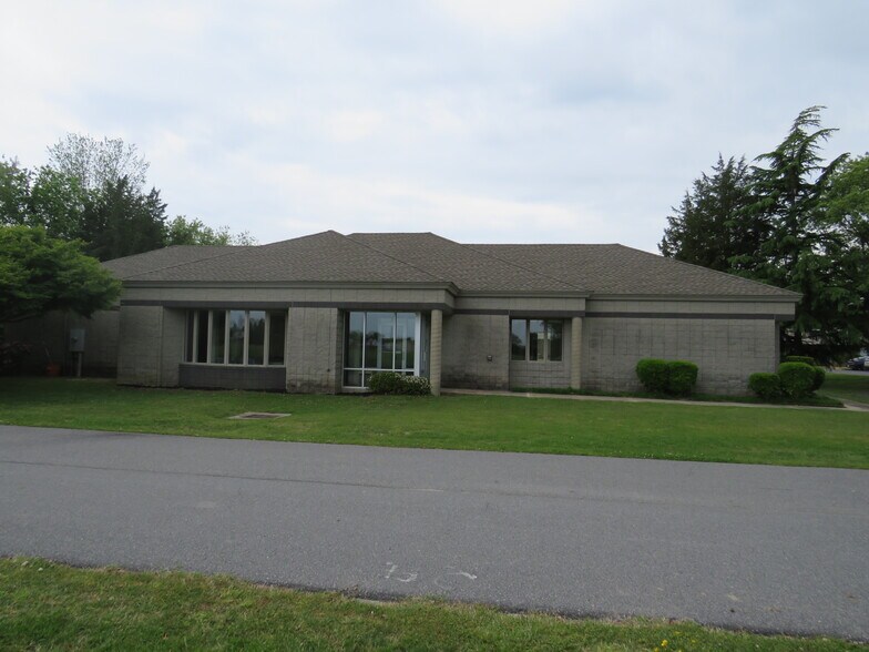 More Photos Of 9506 Hospital Ave, Nassawadox Medical For Sale