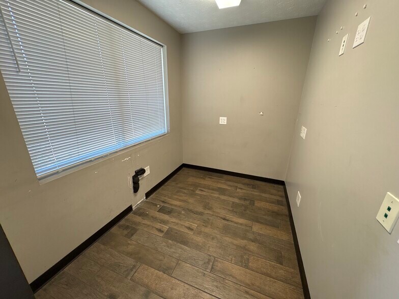 More Photos Of 2206 IFCU Way way, Lafayette Auto Repair For Sale