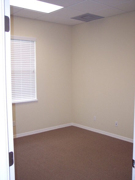 More Photos Of 1215-1217 Admiralty Blvd, Rockledge Office For Sale