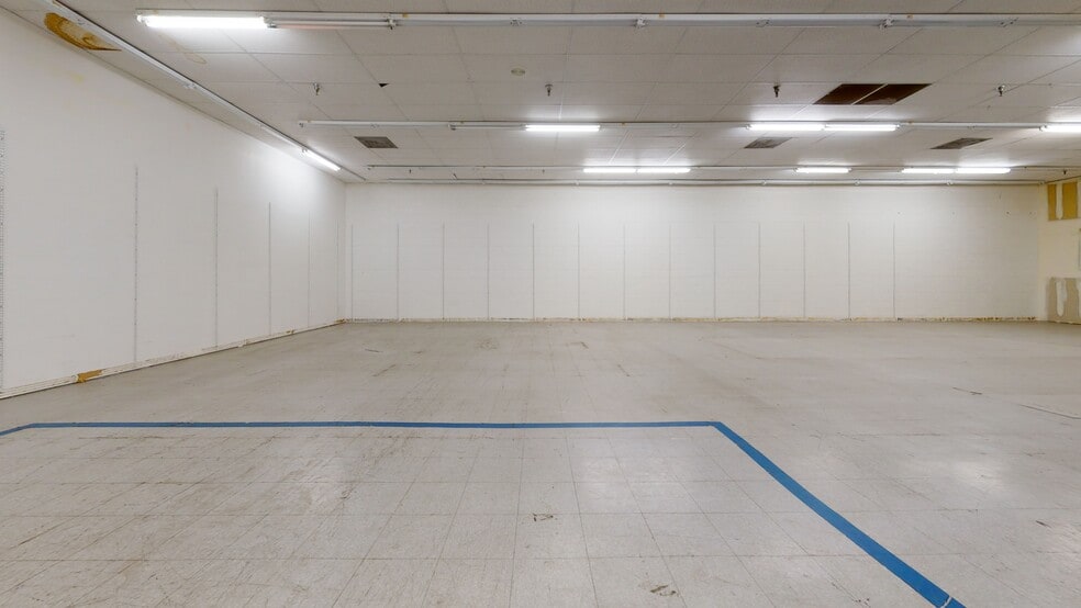 More Photos Of 57248 29 Palms Hwy, Yucca Valley Storefront For Sale