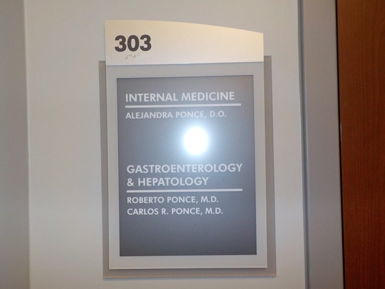 More Photos Of 5700 N Exp 77/83, Brownsville Medical For Lease