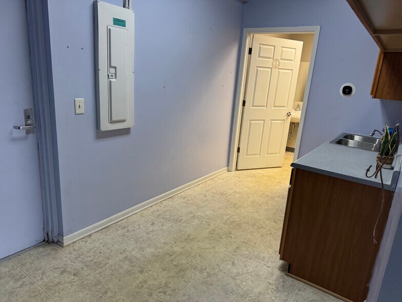 More Photos Of 5515 Davison Rd, Burton Unknown For Lease