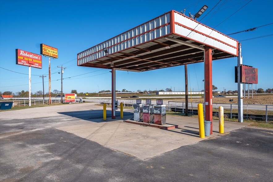 More Photos Of 28323 Interstate, Wills Point Restaurant For Sale