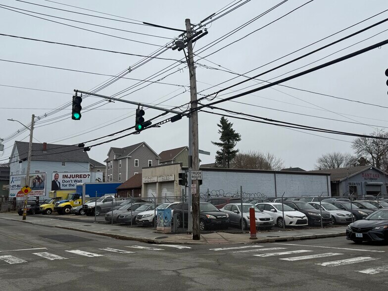 More Photos Of 550 Prairie Ave, Providence Auto Repair For Lease