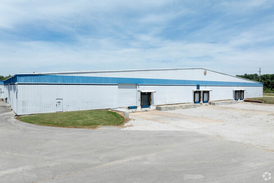More Photos Of 325 12th St SE, Linton Manufacturing For Lease