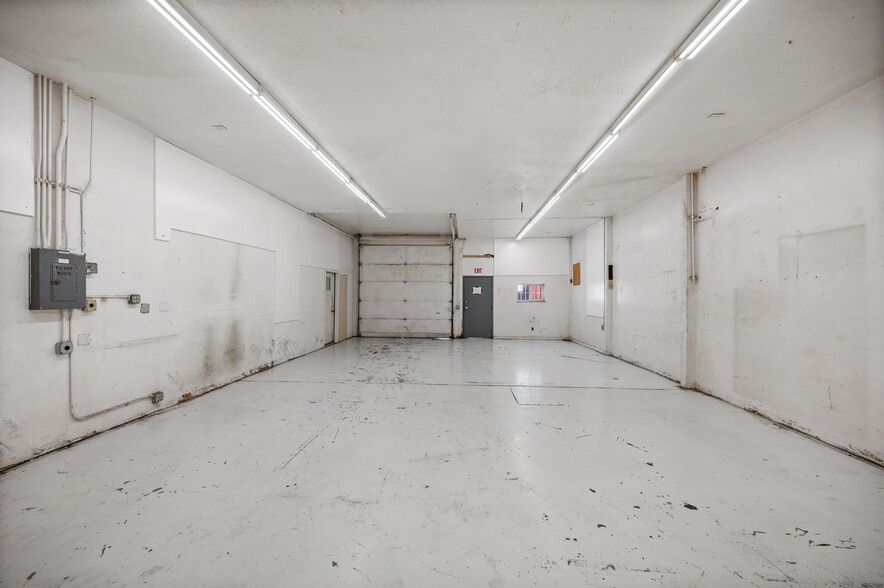 More Photos Of 4375 W Copper Hills Pky, West Jordan Warehouse For Lease