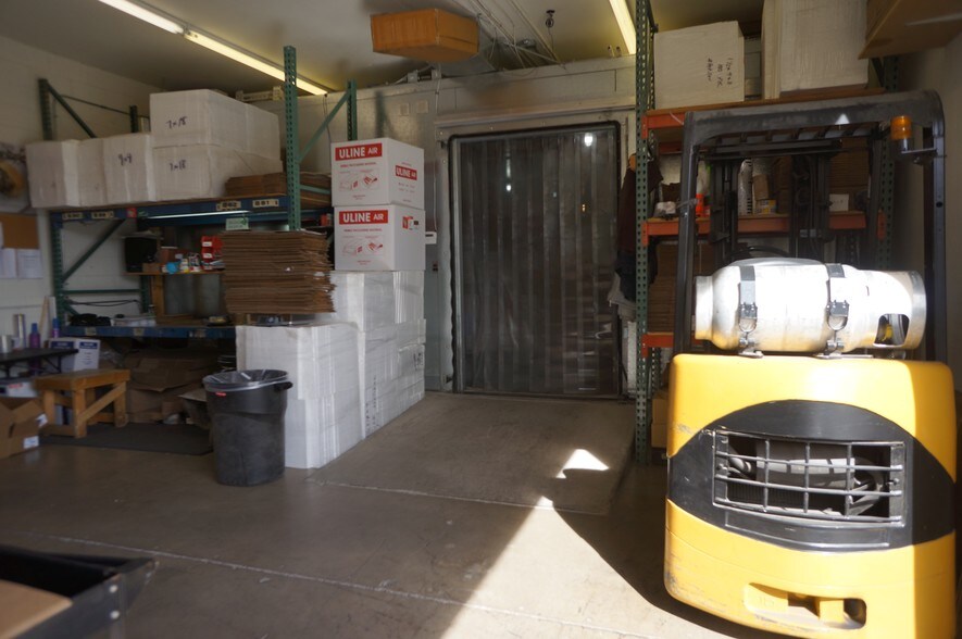 More Photos Of 7750 E Redfield Dr, Scottsdale Distribution For Lease