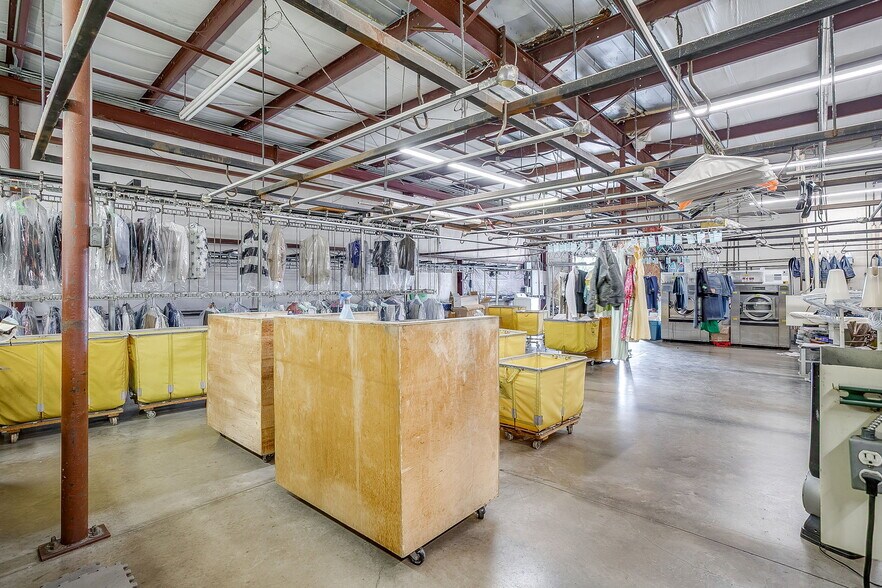 More Photos Of 6325 Lake Worth Blvd, Fort Worth General Retail For Sale