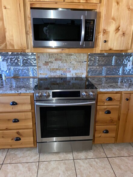 More Photos Of 5778 FM 933, Whitney Flex For Lease
