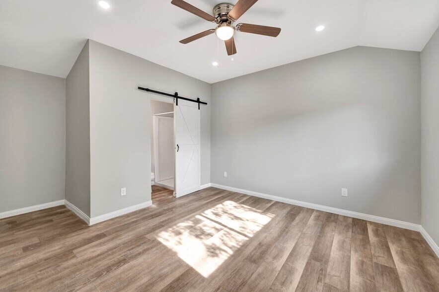 More Photos Of 1425 Coolidge Ave, National City Apartments For Sale