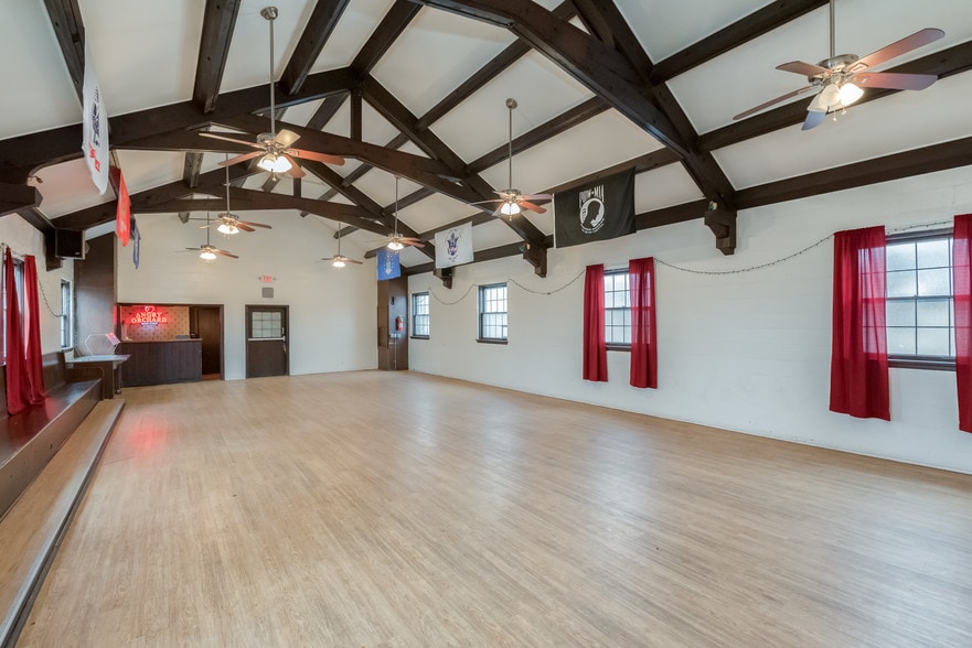 More Photos Of 4121 N Wilson Dr, Milwaukee Lodge Meeting Hall For Lease