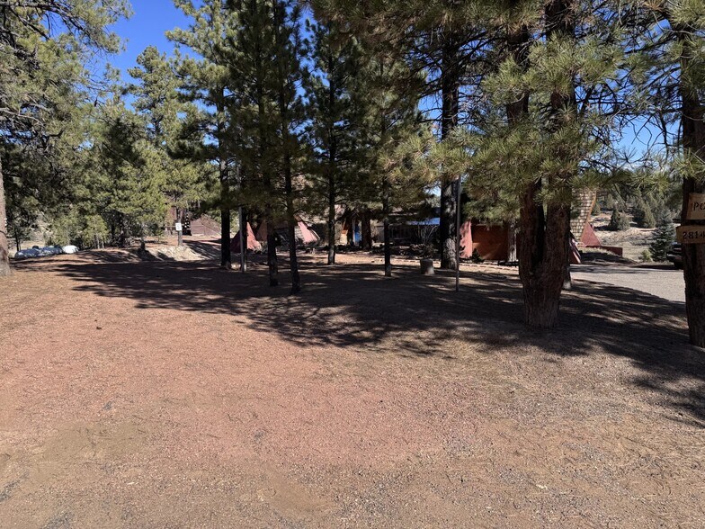 More Photos Of 2814 Dead Horse Loop, Alton Specialty For Sale