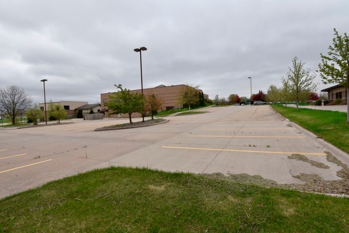 More Photos Of 2834 Northgate Dr, Iowa City Office For Lease